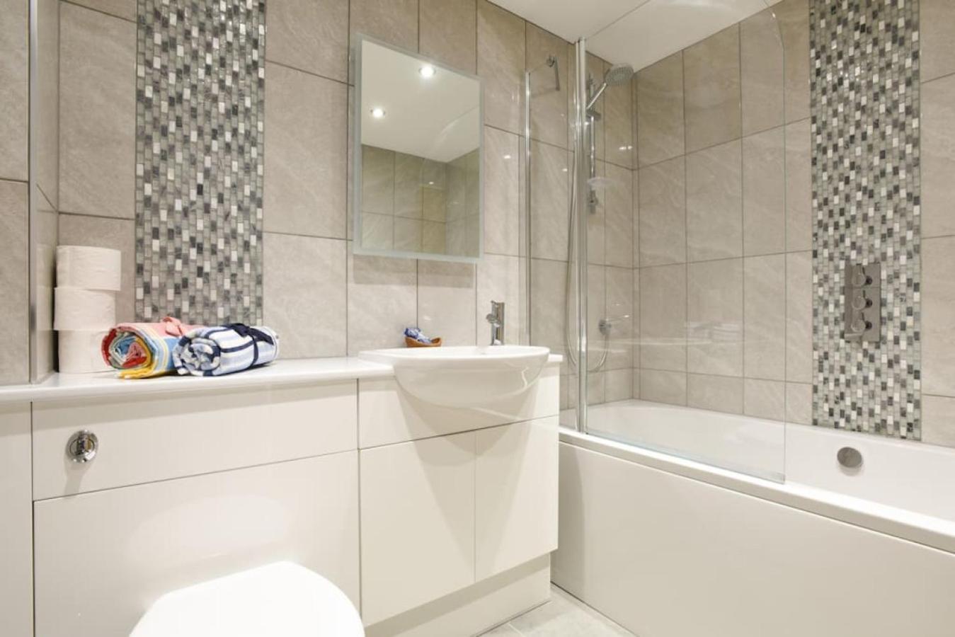 Air Maison - Stunning Beach Front Apartment Portsmouth Buitenkant foto