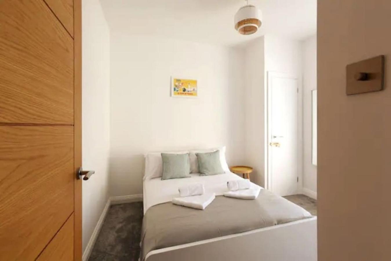 Air Maison - Stunning Beach Front Apartment Portsmouth Buitenkant foto