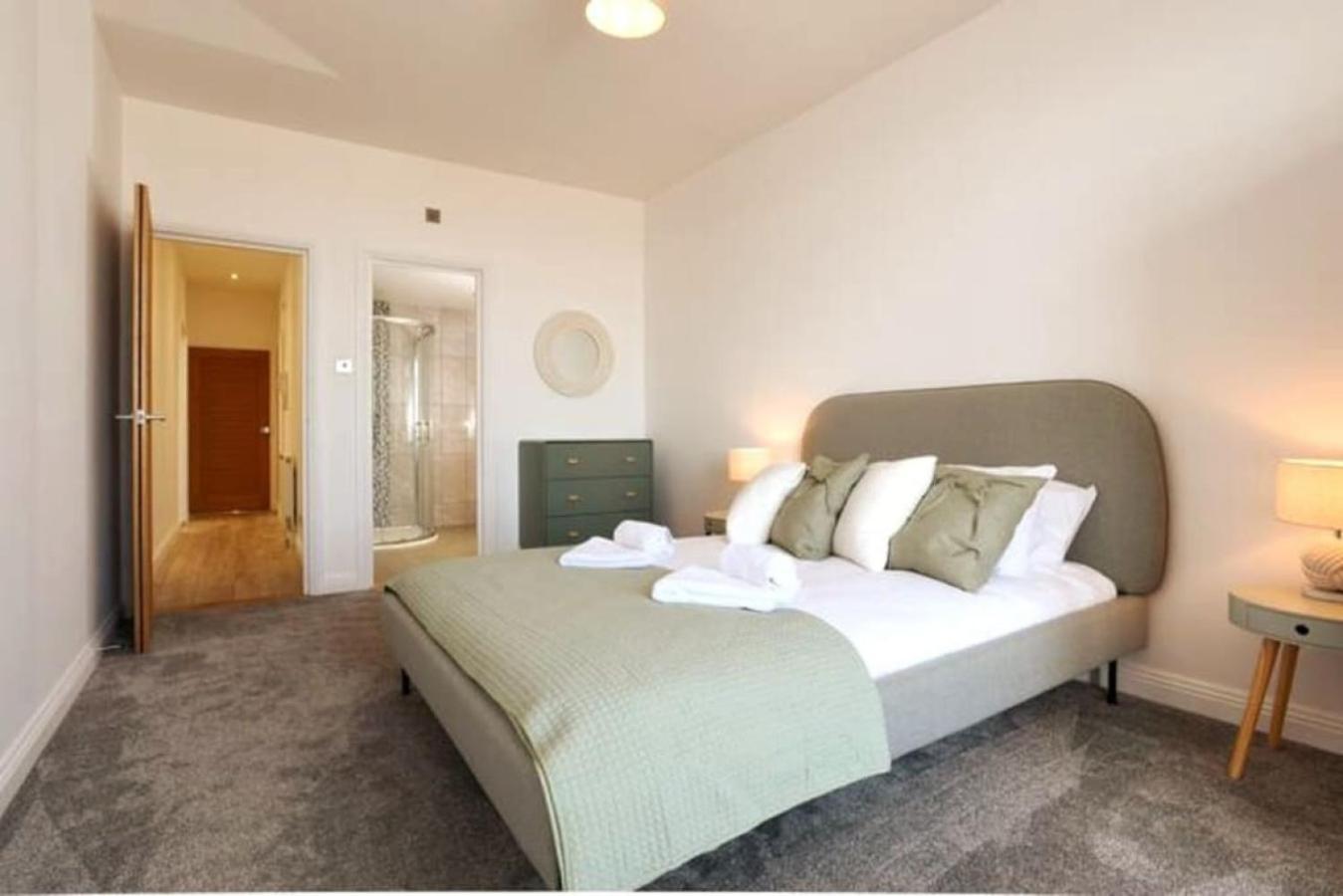 Air Maison - Stunning Beach Front Apartment Portsmouth Buitenkant foto
