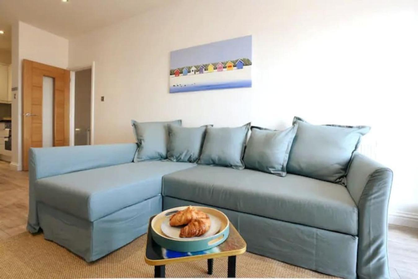 Air Maison - Stunning Beach Front Apartment Portsmouth Buitenkant foto